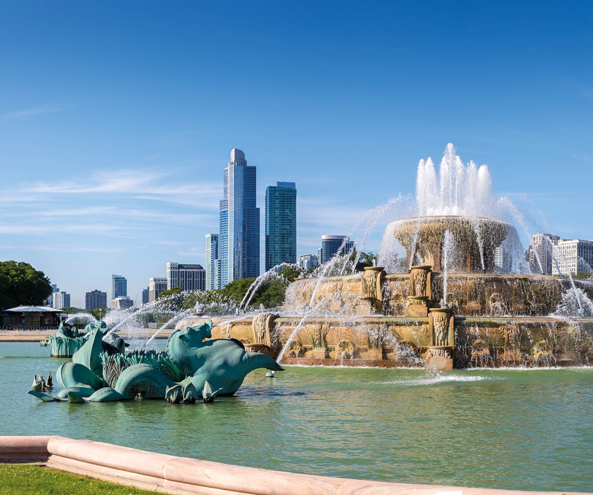 Chicago, US - July 17, 2016: Buckingham fountain in Millenium park on a sunny day