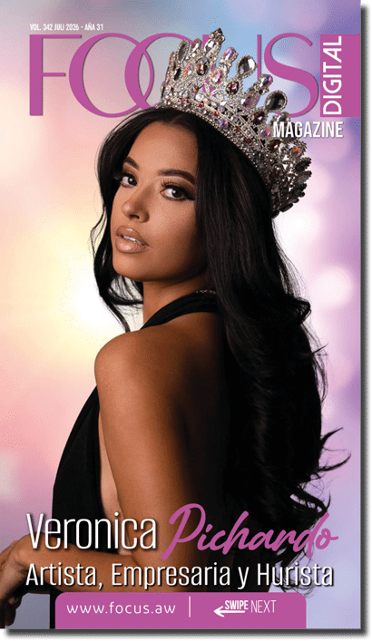 Portada de revista digital con una persona de cabello corto y oscuro vistiendo un saco rosa y posando con la mano cerca del rostro junto al texto promocional de un tour mundial. Descripci n generada con IA